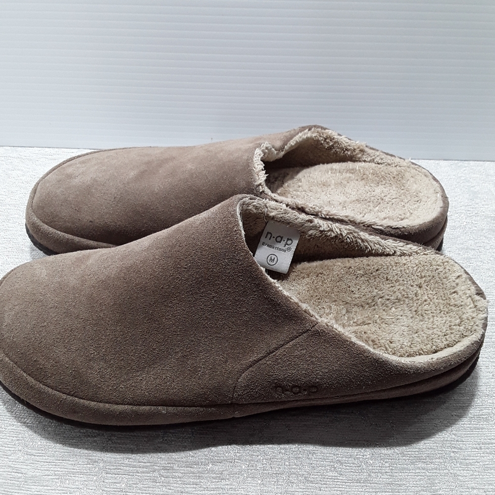 N A P BROOKSTONE Memory Foam Mens  indoor/ outdoor Brown Slippers size M